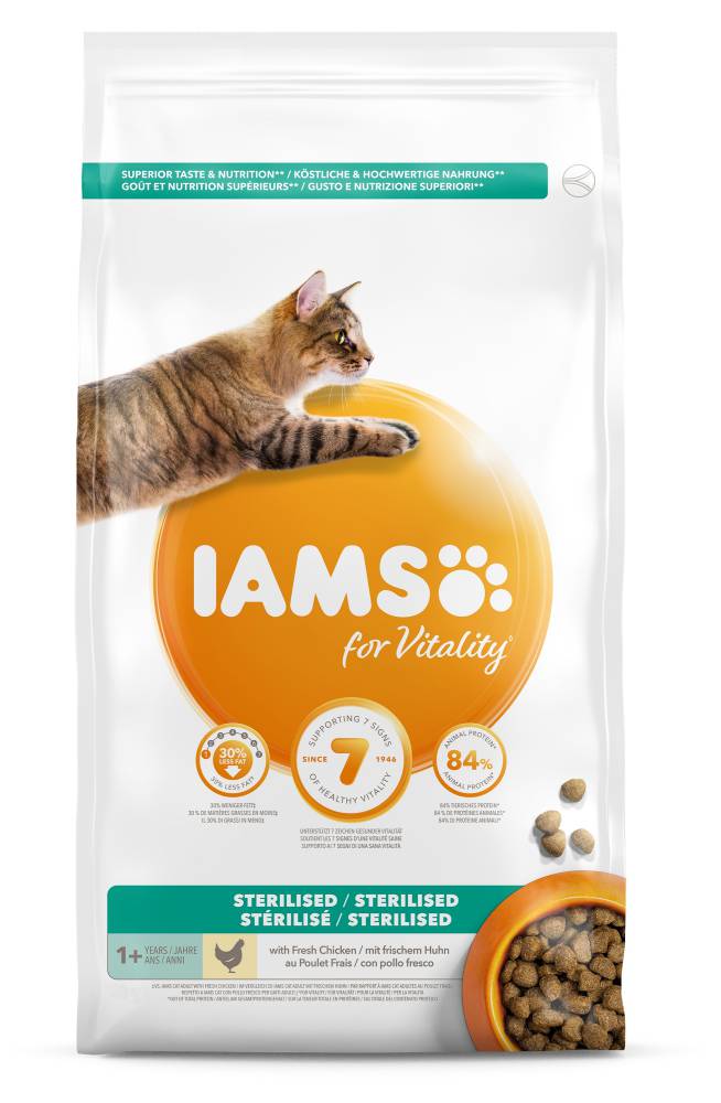 IAMS for Vitality Light in fat dry cat food (kibble) for sterilised adult cats with fresh chicken 3 kg