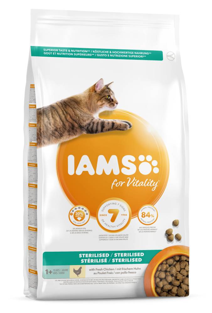 IAMS for Vitality Light in fat dry cat food (kibble) for sterilised adult cats with fresh chicken 1,5 kg