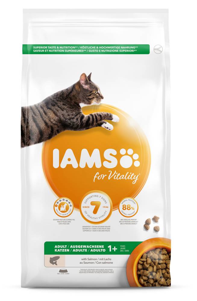 IAMS for Vitality dry cat food (kibble) for adult cats with fresh salmon 3 kg